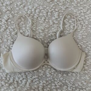 Victorias secret white very sexy push up bra 36B